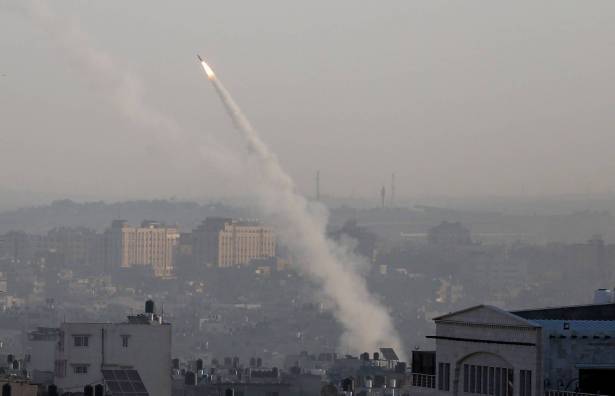 غارات اسرائيلية على عدد من الاهداف في غزة
