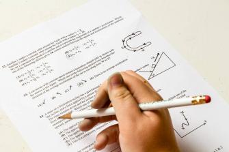 معطيات مقلقة في نتائج امتحان البيزا للطلاب العرب. الشمس تحاور عبد الله خطيب ود.ايمن اغبارية