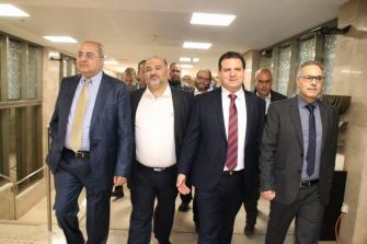 القائمة المشتركة تقدم قائمة مرشحيها للكنيست الـ23