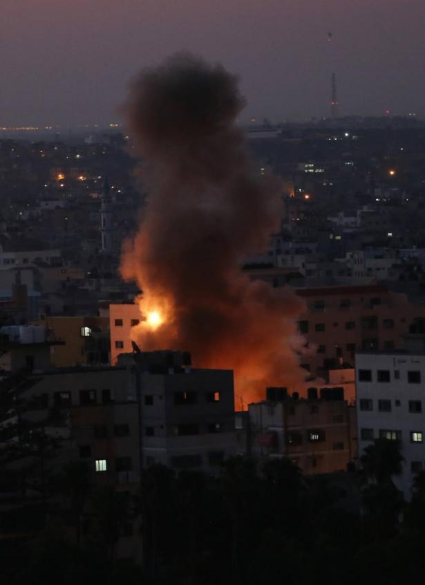 اشرف ابو عمرة يتحدث للشمس عن القصف الإسرائيلي الذي طال مواقع في قطاع غزة