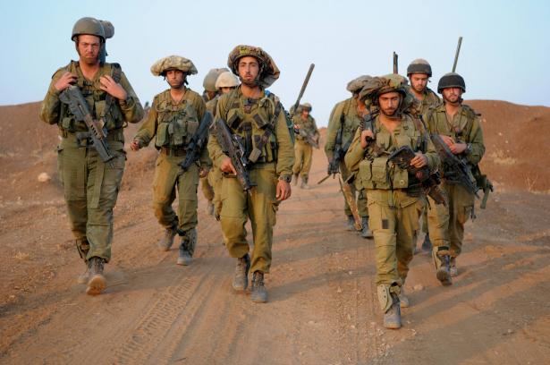 الجيش الإسرائيلي يطلق النار على فلسطينيين شمال غزة