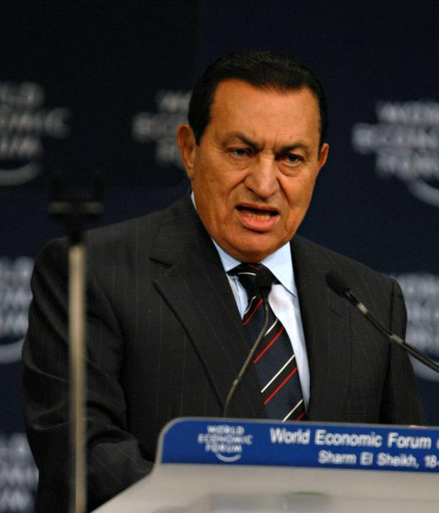 كيف سيقرأ التاريخ دور الرئيس المصري الراحل حسني مبارك