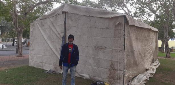 صالح ابو فارس من يافا للشمس: الخيمة التي تُؤويني مع عائلتي ستُهدم وسيكون مصيرنا في الشارع