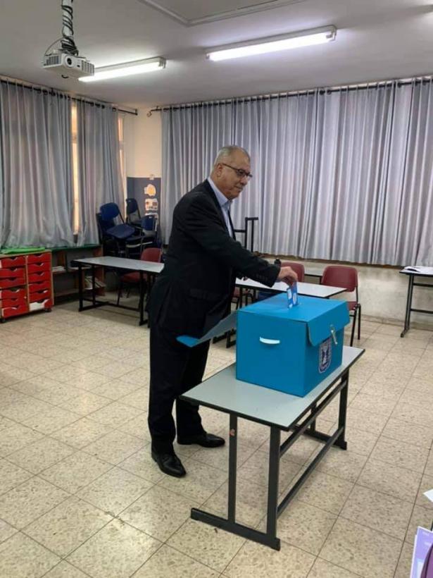 ناشطين