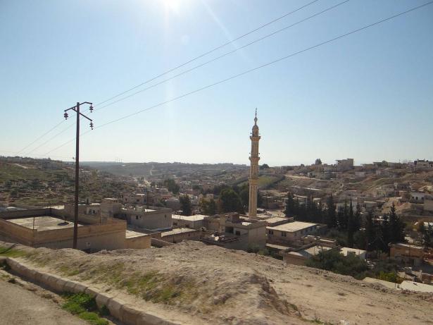 اتهام الحكومة السورية بتنفيذ ثلاث هجمات بالأسلحة الكيميائية على بلدة اللطامنة