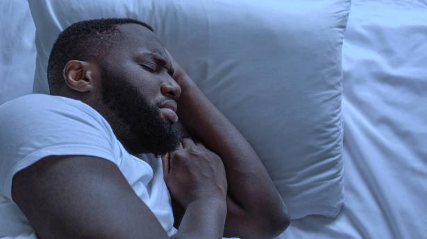 الكوابيس خلال النوم..الأسباب وكيفية التخلص