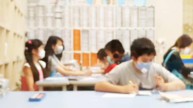 عشية عودة المدارس وقلق الأهالي من فيروس كورونا: ما هي التطعيمات اللازمة للطلاب؟