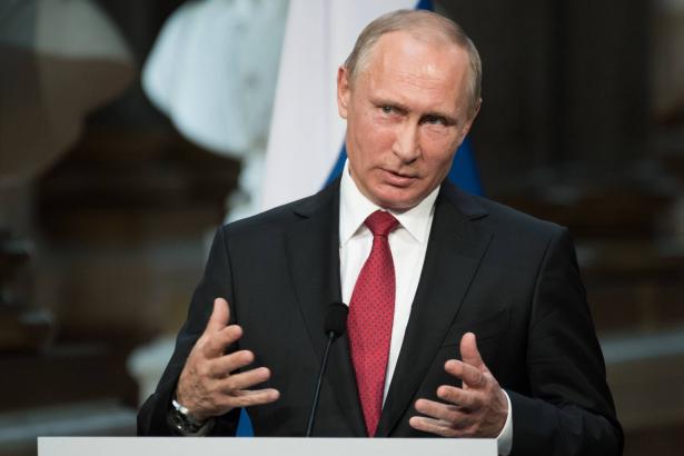 الرئيس الروسي بوتين يعلن تطوير بلاده لأول لقاح لمواجهة فيروس كورونا