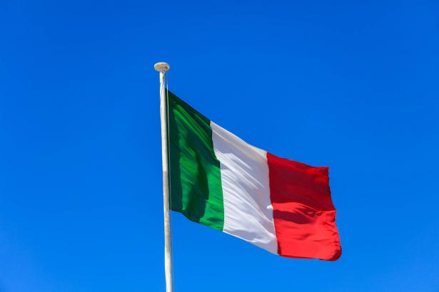 ايطاليا تواجه كورونا مجددا وارتفاع الإصابات والوفيات