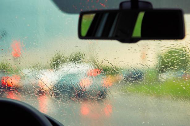 في أسبوع الحذر على الطرق والمطر الأول: أبرز النصائح والتحذيرات