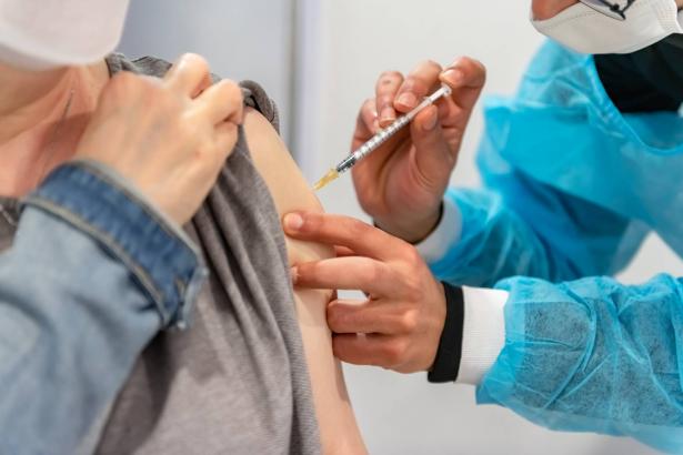 نسبة التطعيم في المجتمع العربي منخفضة بالمقارنة بنسبة التطعيم العامة