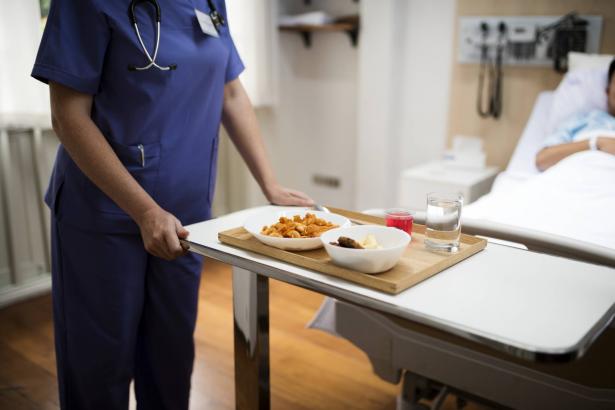 عدم إعادة النظر في قرار العليا حول السماح بإدخال المأكولات للمستشفيات في فترة الفصح العبري
