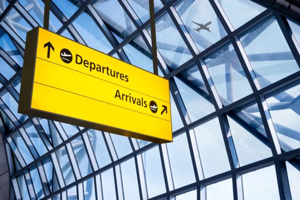 https://image.shutterstock.com/image-photo/check-in-airport-departure-arrival-260nw-224405254.jpg 