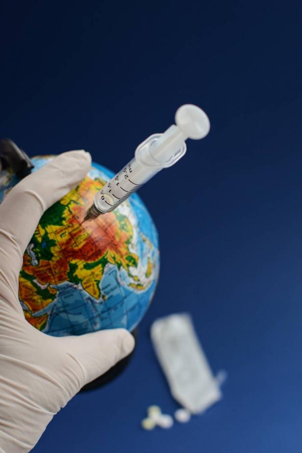 احصاءات عالمية: حصيلة الإصابات الاجمالية بفيروس كورونا تصل إلى 126 مليونا وأكثر من 708 آلاف