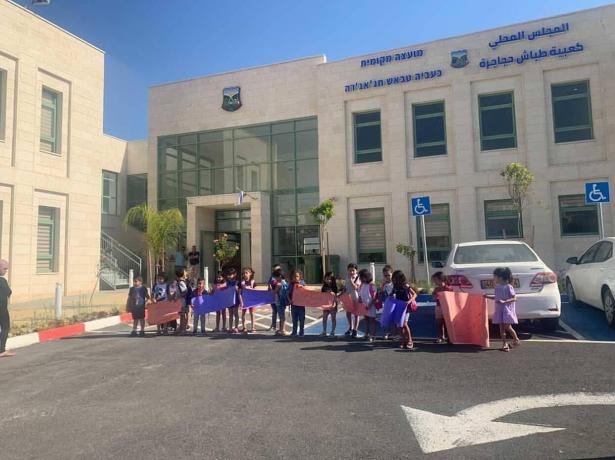 أطفال الكعبية بدون إطار بعد إحراق 3 حضانات