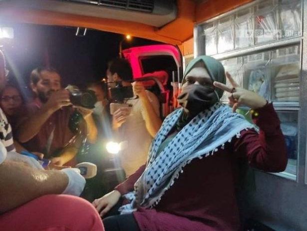 لحظة قبل الولادة: أنهار الديك تتحدث للشمس: هذا أكثر ما كان يرعبني في الأسر!