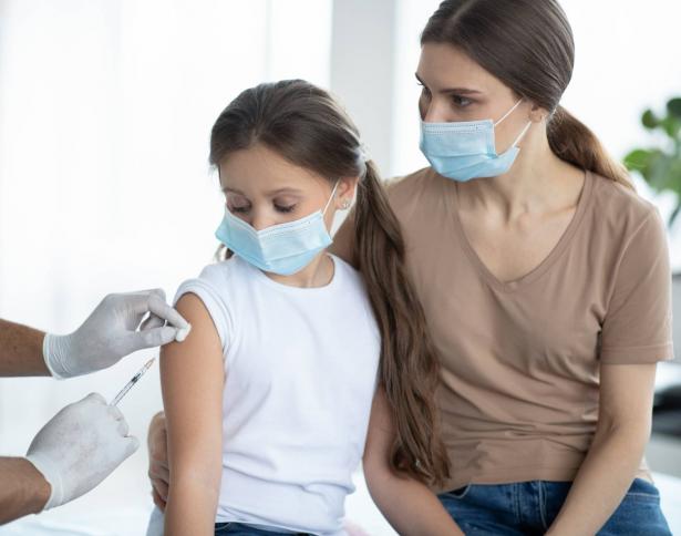وصول أول شحنة من لقاحات كورونا للأطفال الى البلاد