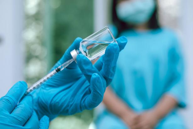 تطعيم الأولاد من جيل 12 الى 15 بوجبة ثالثة بعد توصية منظمة الدواء والغذاء الامريكية