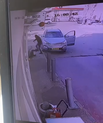 من هو منفذ عملية الطعن في بئر السبع؟ التفاصيل هنا..