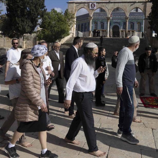 دعوة لاقتحام المسجد الأقصى الخميس