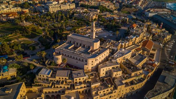 الفجوة ما بين السلطات والمؤسسات الحكومية والمواطن.. ما حلها؟