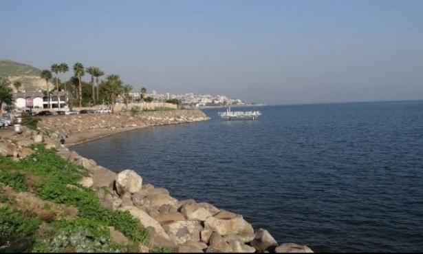 انباء اولية حول العثور على جثة في شاطئ جينسور ببحيرة طبريا