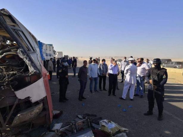 حادث مروع بين حافلة وشاحنة يودي بحياة 22 شخصًا بمصر