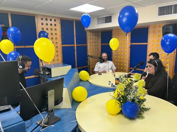 نجوم الشمس يشاركون تجاربهم في عيدها