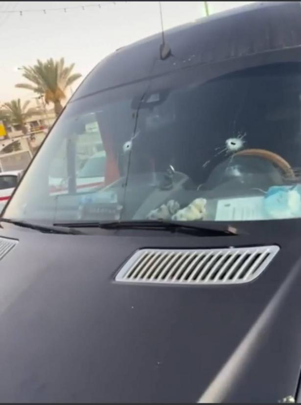 إصابة سيدتين بجريمة إطلاق نار على حافلة تقل عاملات في رهط