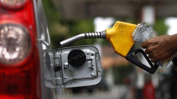 ترتفع أسعار الوقود في البلاد، فجر بعدَ غدٍ الجمعة