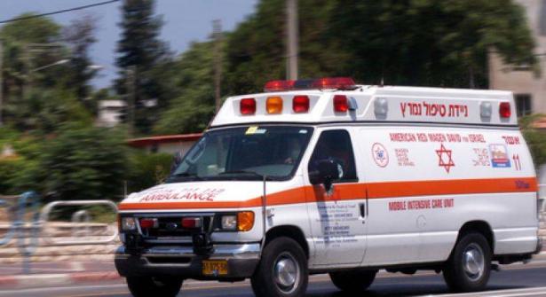اصابة رجلٌ  بجراحٍ متوسطة جراء تعرضه لحادثِ عنف في تل أبيب