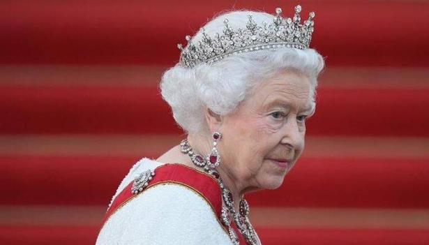 ماتت الملكة! - أطول ملوك بريطانيا على العرش