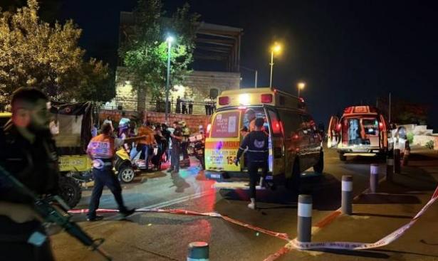 القدس: 8 إصابات بينها خطيرة في عملية إطلاق نار