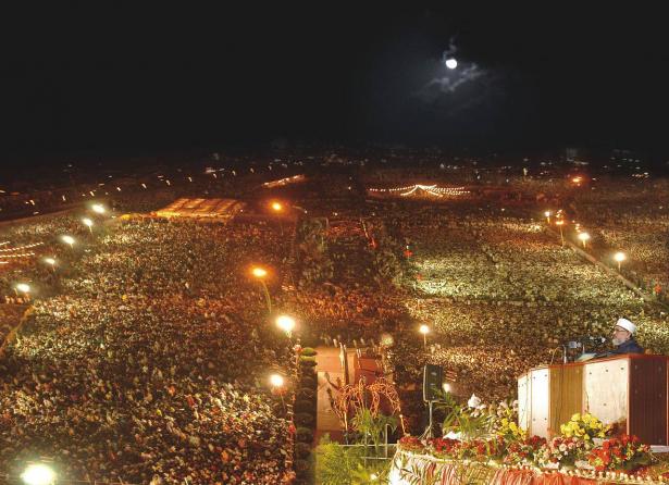 صورة لاحتفالات  ذكرى المولد النبوي الشريف في باكستان 
