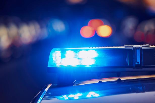 حادثة عنف تُسفر عن إصابة متوسطة لشاب (40 عامًا)