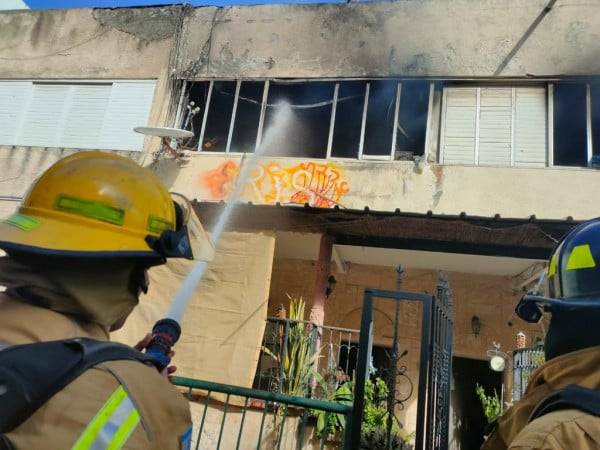 حيفا : حريق شبَّ في منزل سكني