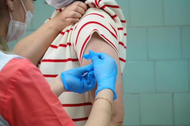 لماذا يجب أن نعطي أطفالنا كافة التطعيمات؟