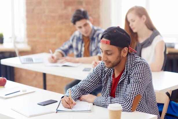 دراسة تكشف أنّ كلما زادت مرونة ميزانية المدرسة، ارتفع مستوى تحصيل الطلبة الاكاديمي