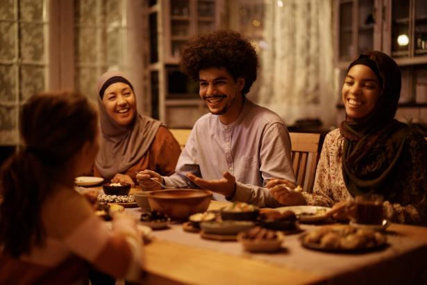 تعرفوا على أهم السلوكيات والايتيكيت المناسبين لشهر رمضان المبارك