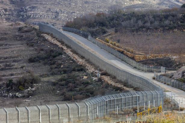 بالتزامن مع أحداث القدس، صواريخ من غزة تسقط في مناطق غلاف القطاع