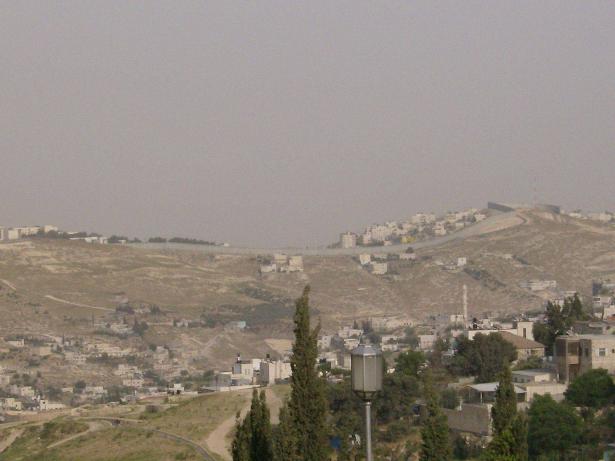 قيادات فلسطينية تحذّر من احتمالية حدوث تصعيد خطير على الساحة السياسية