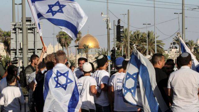 دعوات شعبية وشبابية لاعتبار الخميس المقبل يومًا للعلم الفلسطيني