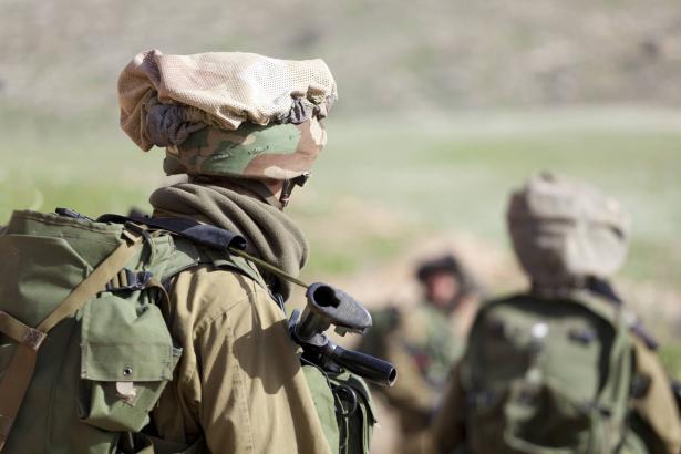 السلطات الاسرائيلية تعتقل شبان في الضفة والقدس وكشف قوات  في مخيم بلاطة