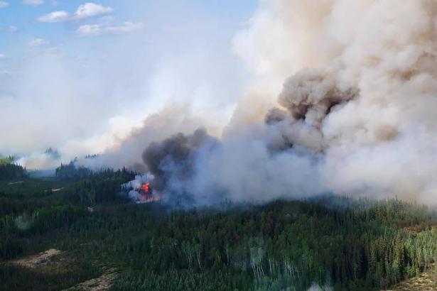 كندا: مئات الحرائق تخرج عن السيطرة