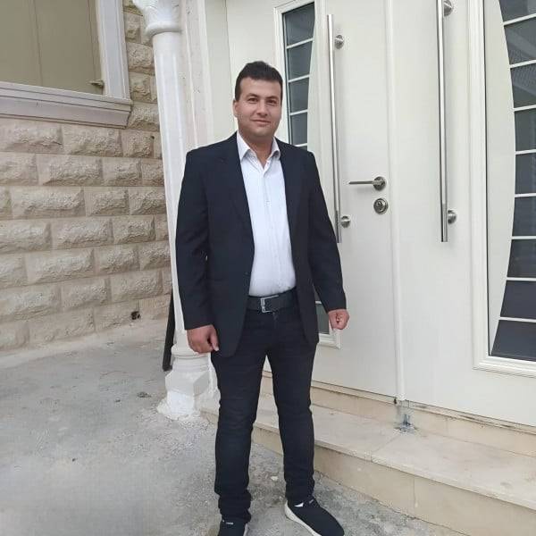 صورة المهندس محتسب مهنا زيدان من كفرمندا  