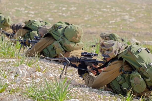 جنين:استشهاد ضابط فلسطيني وإصابة اخرين، اثر اشتباك مسلح مع قوات الجيش الاسرائيلي