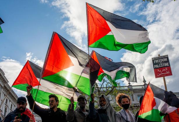 عقوبة قد تصل إلى السجن، لمن يرفع العلم الفلسطيني في الجامعات