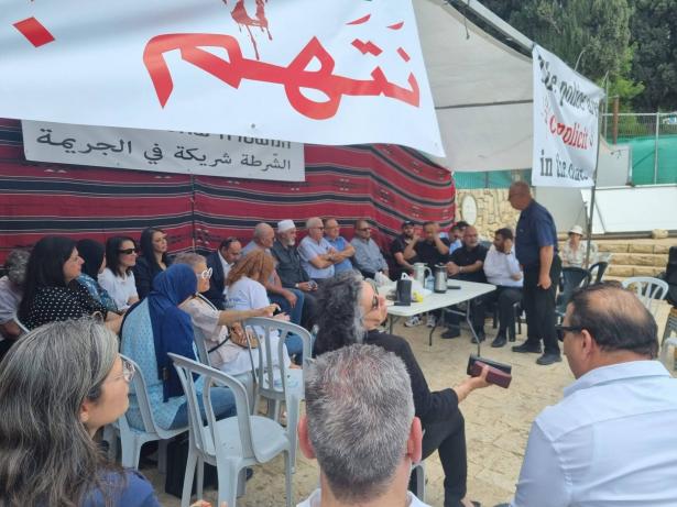 صورة من خيمة الاعتصام التي نصبتها لجنة المتابعة في القدس  