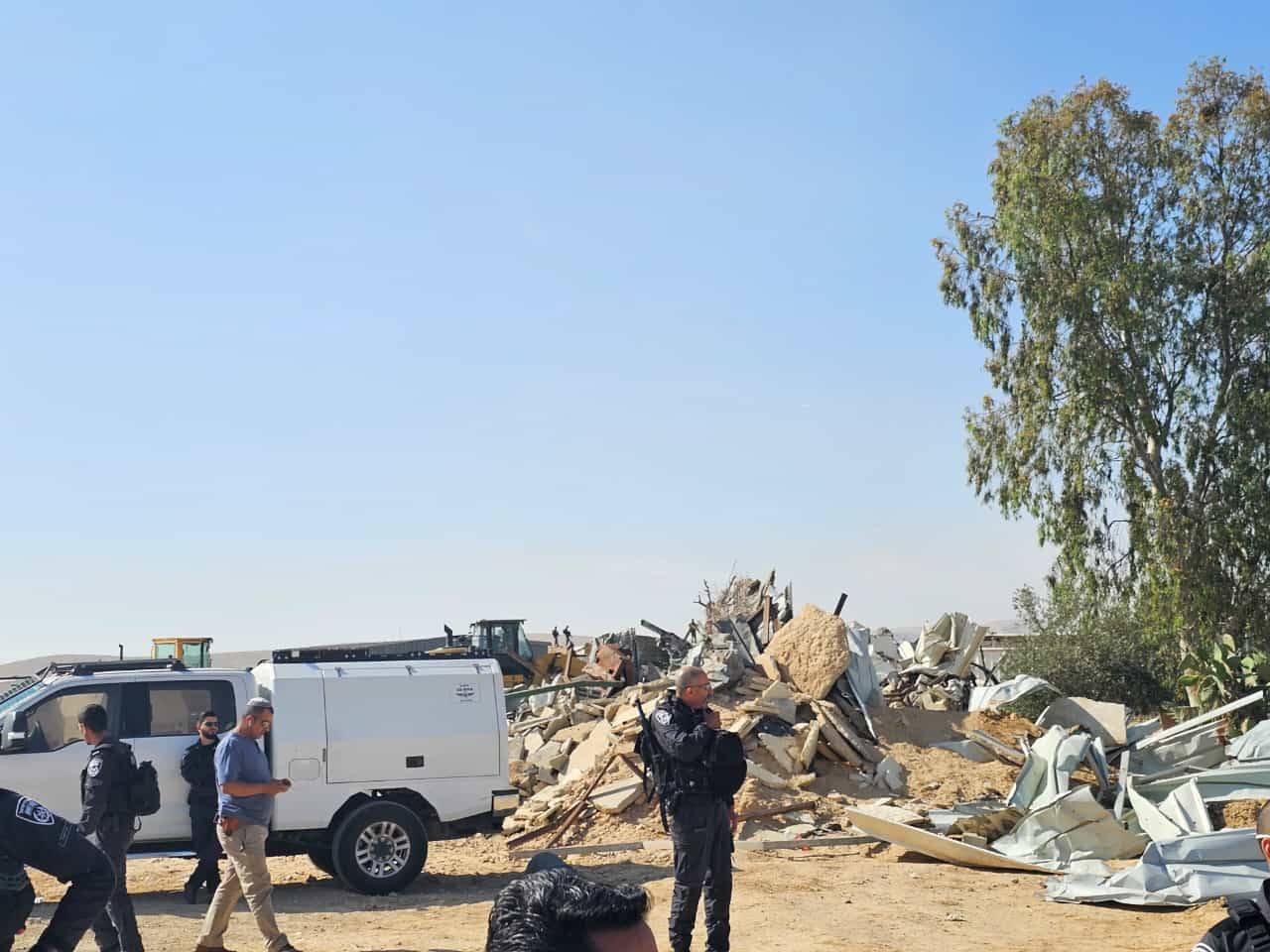  هدم 5 منازلة لعائلة الغول في عرعرة النقب 