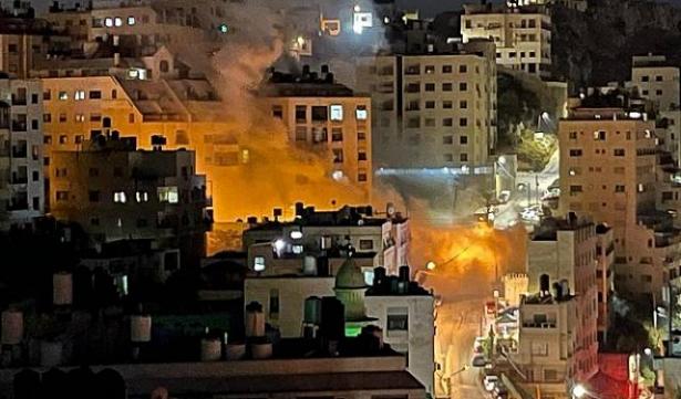 نابلس: قوّات االجيش الإسرائيلي تفجر منزل الأسير كمال الجوري
